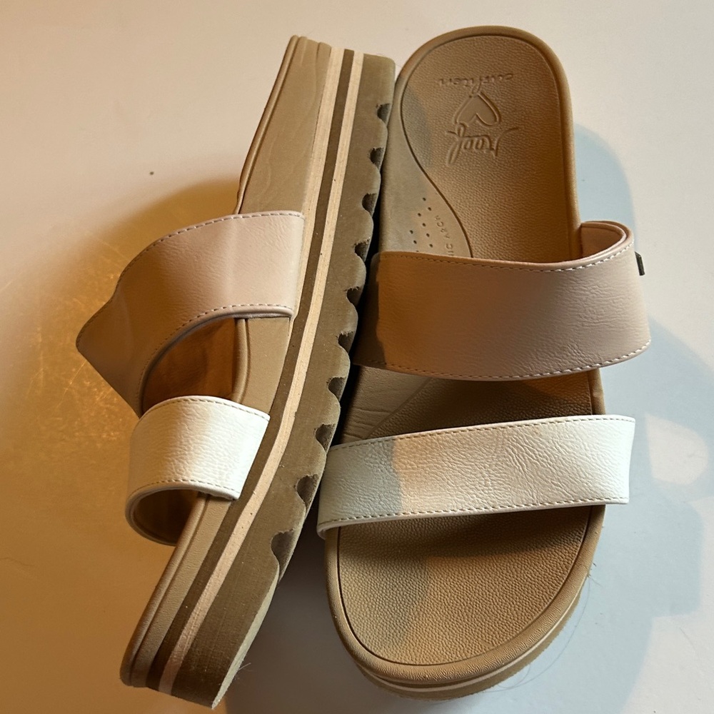 Reef Women's Cream and Tan Sandals - Picture 3 of 6